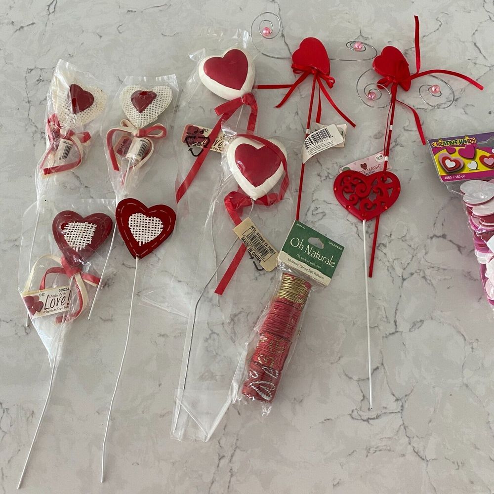 Creative Hands White Red Decoracion Mini Foam‎ Heart Stickers Lot of 11
